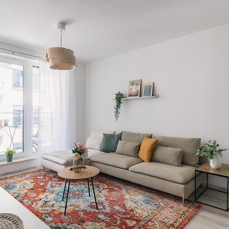Corvin Apartment With Balcony And Ac Budapeste Exterior foto