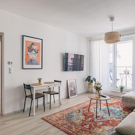 Corvin Apartment With Balcony And Ac Budapeste Exterior foto