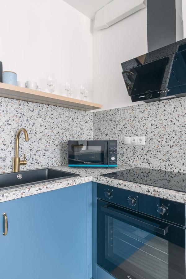 Corvin Apartment With Balcony And Ac Budapeste Exterior foto