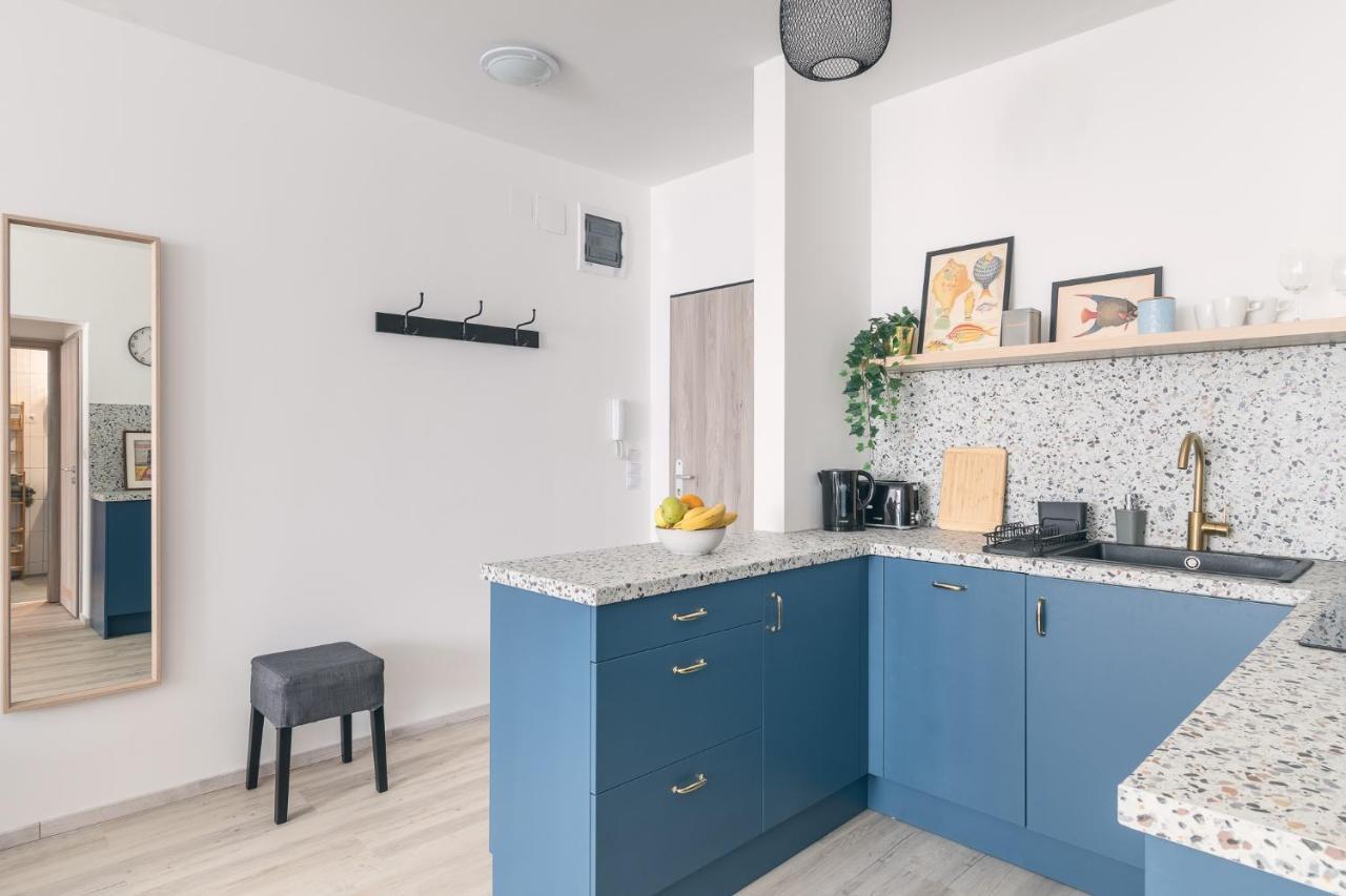 Corvin Apartment With Balcony And Ac Budapeste Exterior foto