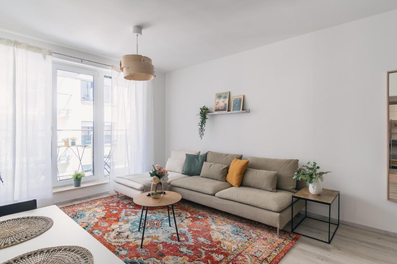 Corvin Apartment With Balcony And Ac Budapeste Exterior foto