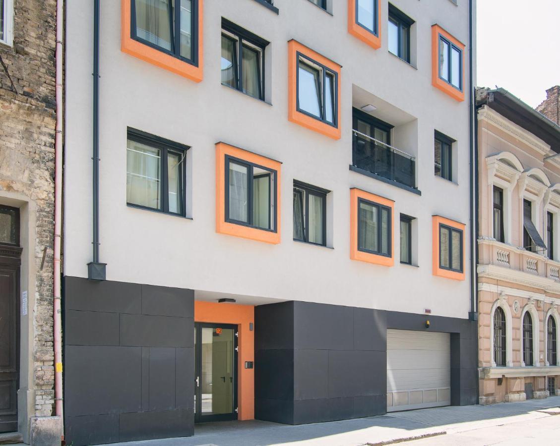 Corvin Apartment With Balcony And Ac Budapeste Exterior foto